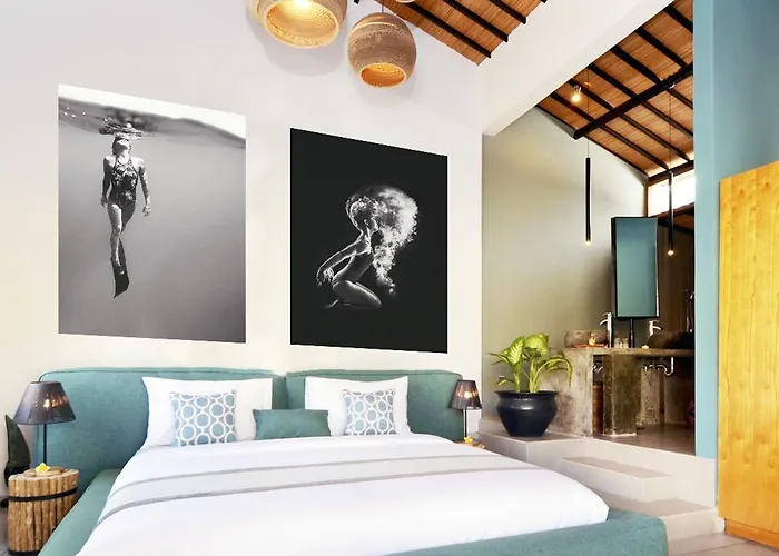 Infinity & Beyond * Seminyak (Bali)